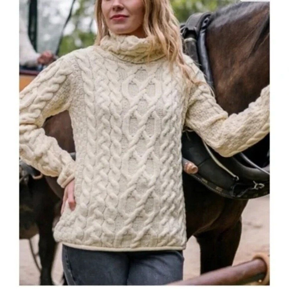 Inis Crafts Cable Knit Turtleneck‎ Knit Merino Wool Sweater Size Medium Ivory